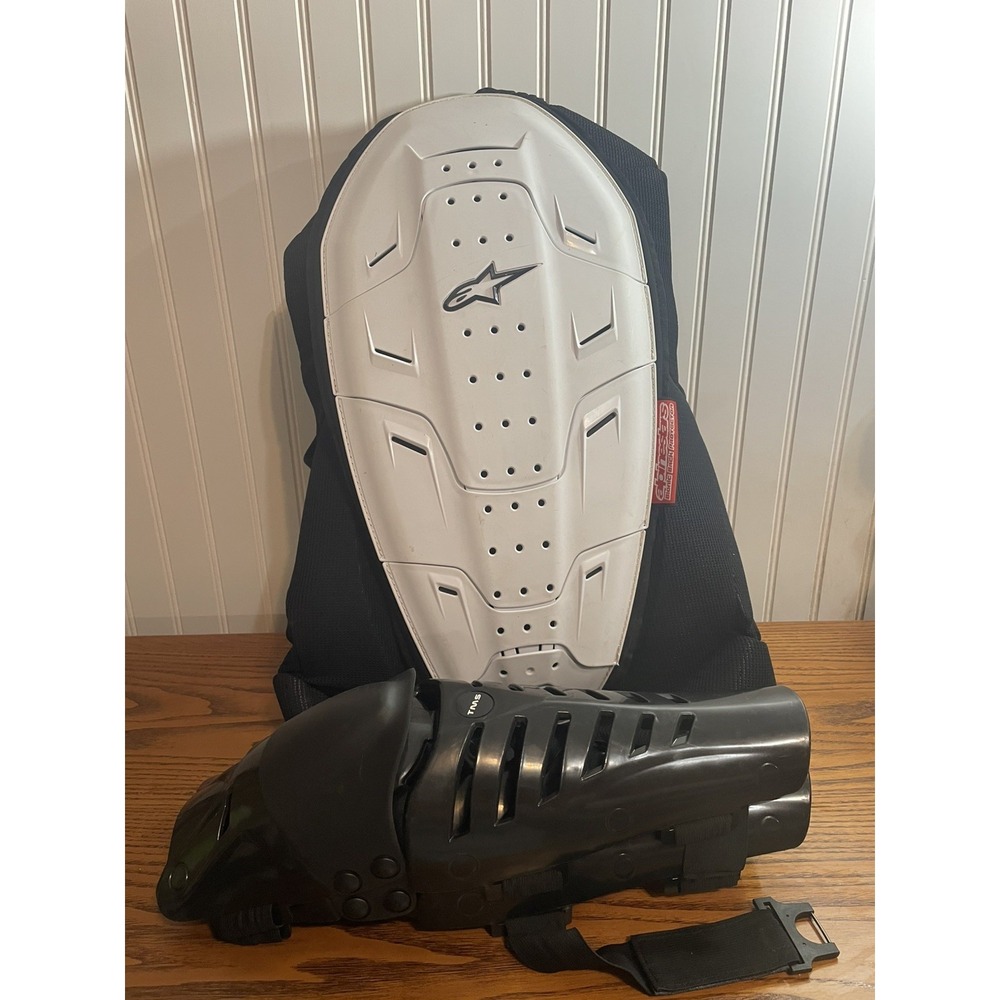 Alpinestars Track Vest 2 Size Large With Padded Back & Set Of Knee Protectors - Picture 1 of 9